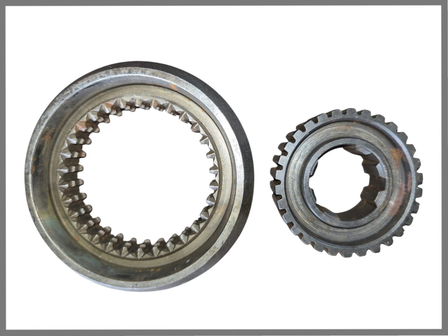 Synchronizer hub first and second gear with 30 teeth - Renault 5 - Renault 12 - Renault 16 - Alpine 110 - OEM 7701455852 and 7701455853